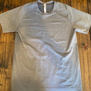 Excellent condition, gray lululemon shirt